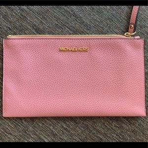 New W/O tags-authentic-smoke free home